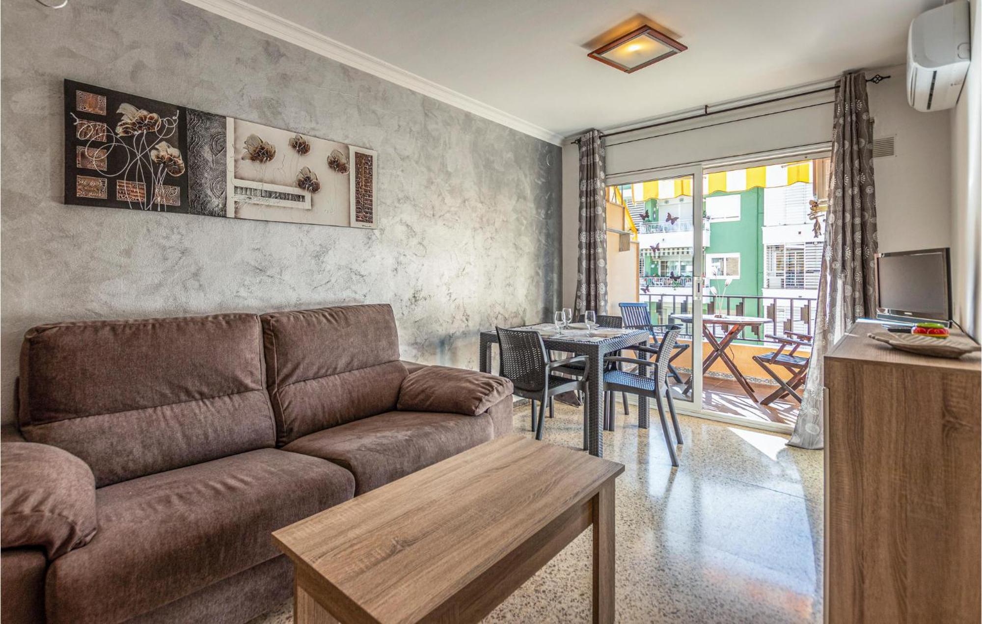 1 Bedroom Nice Apartment In Pineda De Mar Ngoại thất bức ảnh