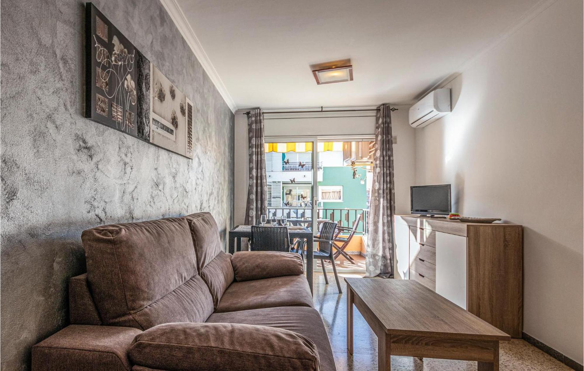 1 Bedroom Nice Apartment In Pineda De Mar Ngoại thất bức ảnh